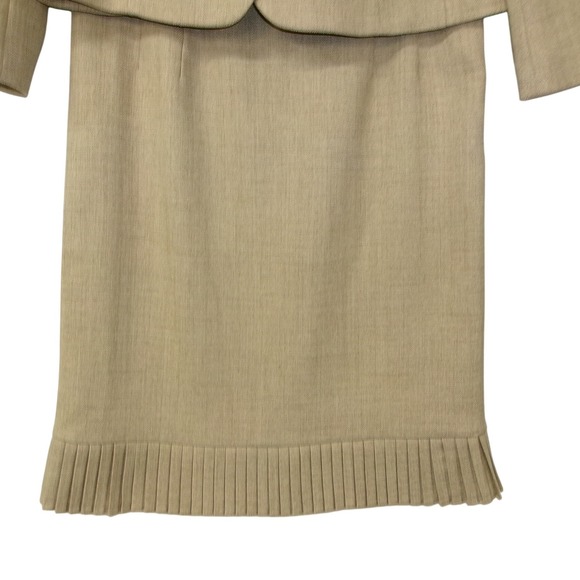 Le Suit Petite Women's Beige Herringbone Piece Skirt Suit Set Blazer & Skirt 12P - Picture 3 of 4